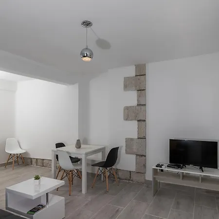 Batala Garden Apartment *